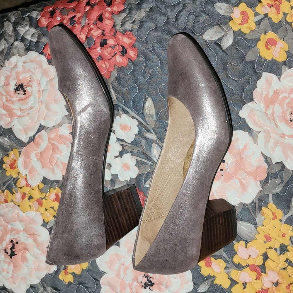Sofft Bronze color shoes sz 8.5